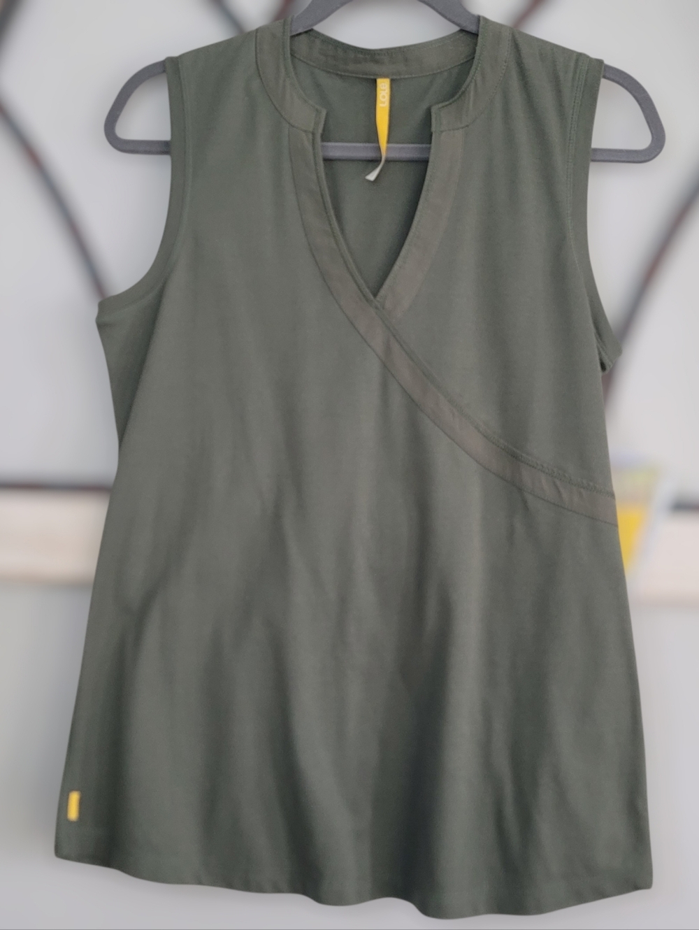 Lolë Candid Olive Sleeveless Top, Sz L